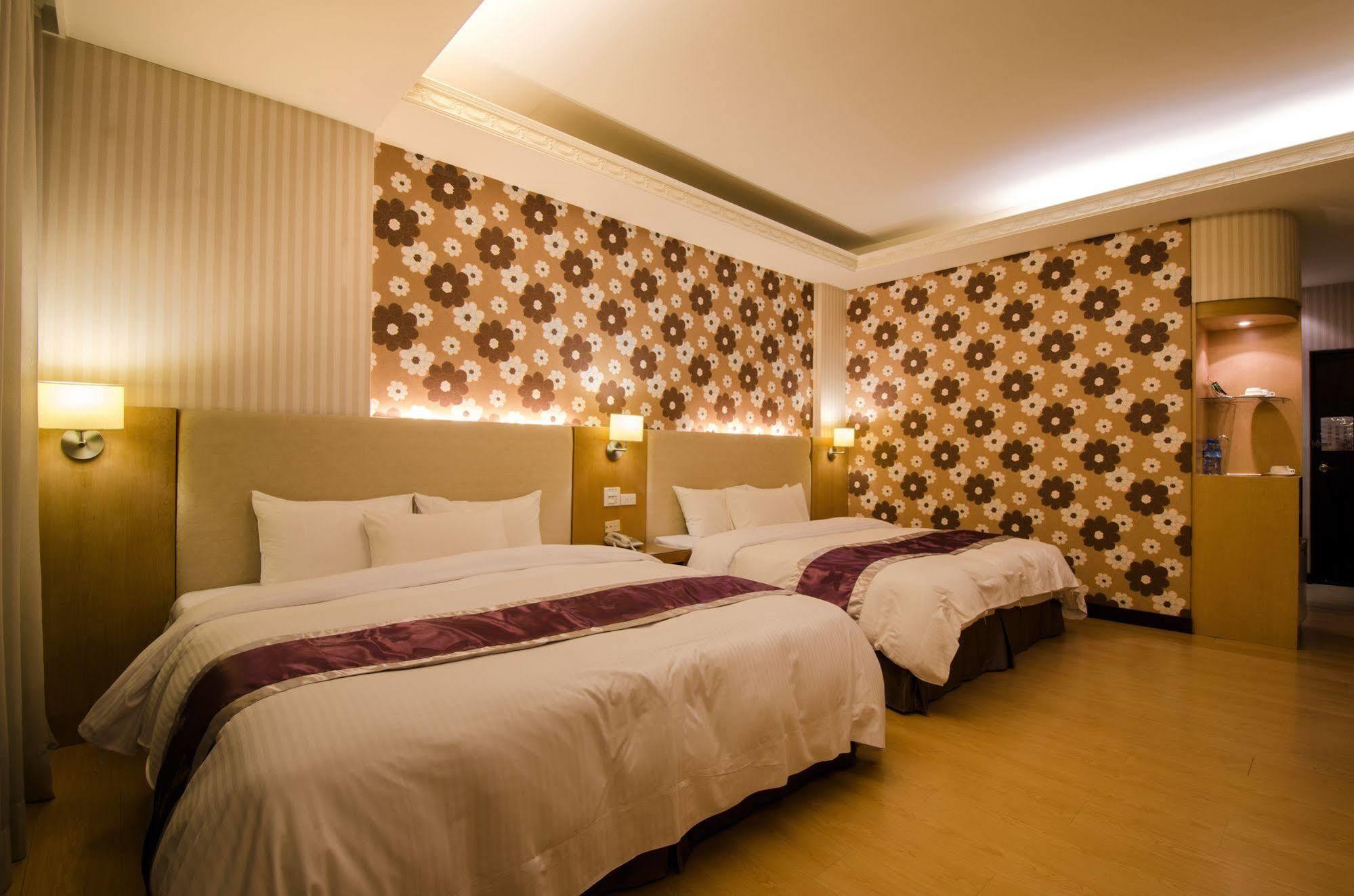Wogo Hotel Yilan Esterno foto